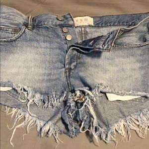 Free People frayed denim shorts size 27 never worn